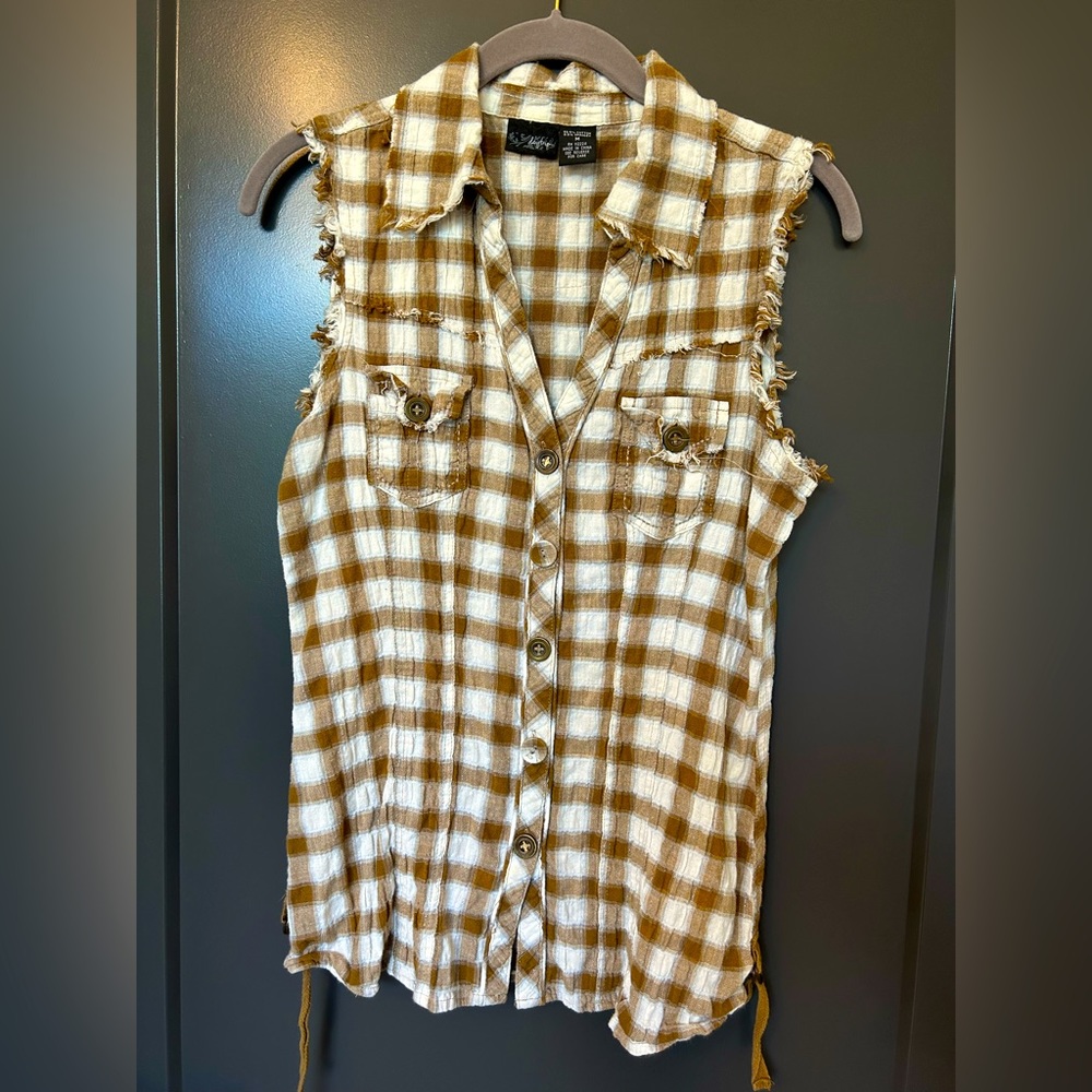 Daytrip Brown and White checkered Sleeveless Shirt